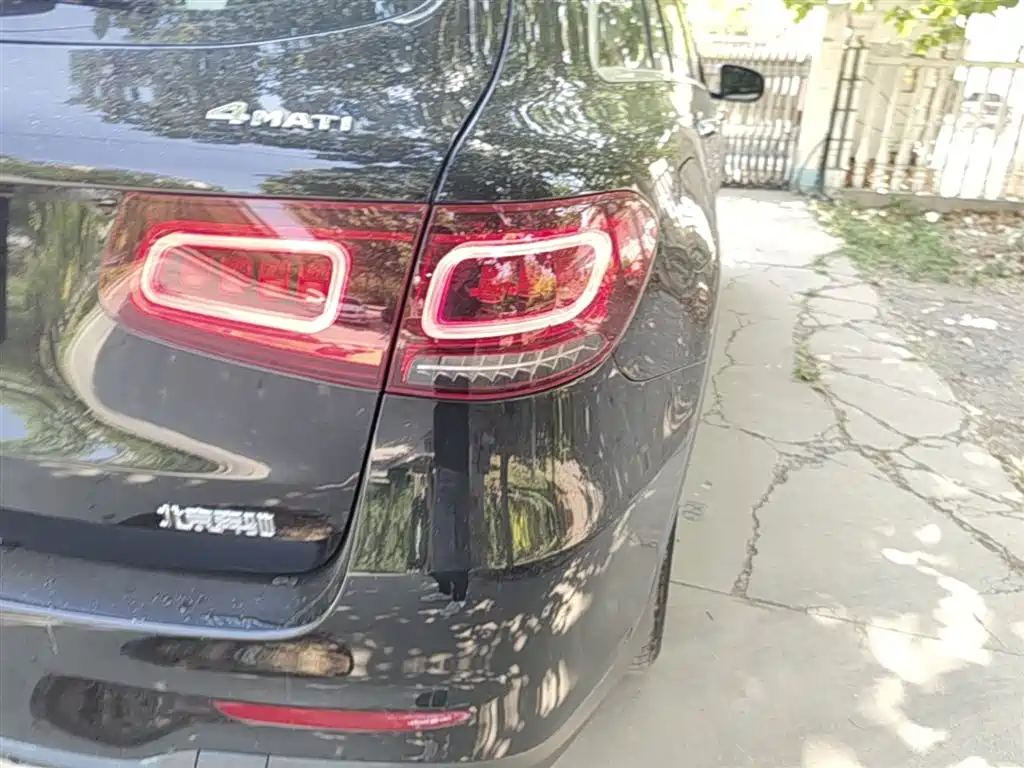 MERCEDES-BENZ GLC