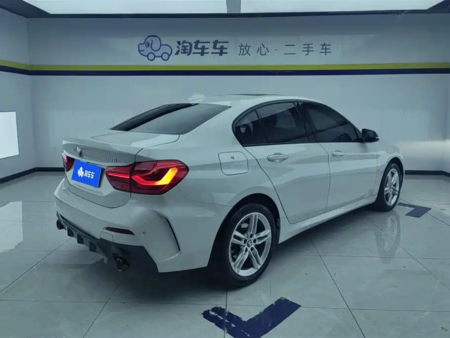 BMW 1 Series 2021 Facelift 120i M Sport Shadow Edition фото 3