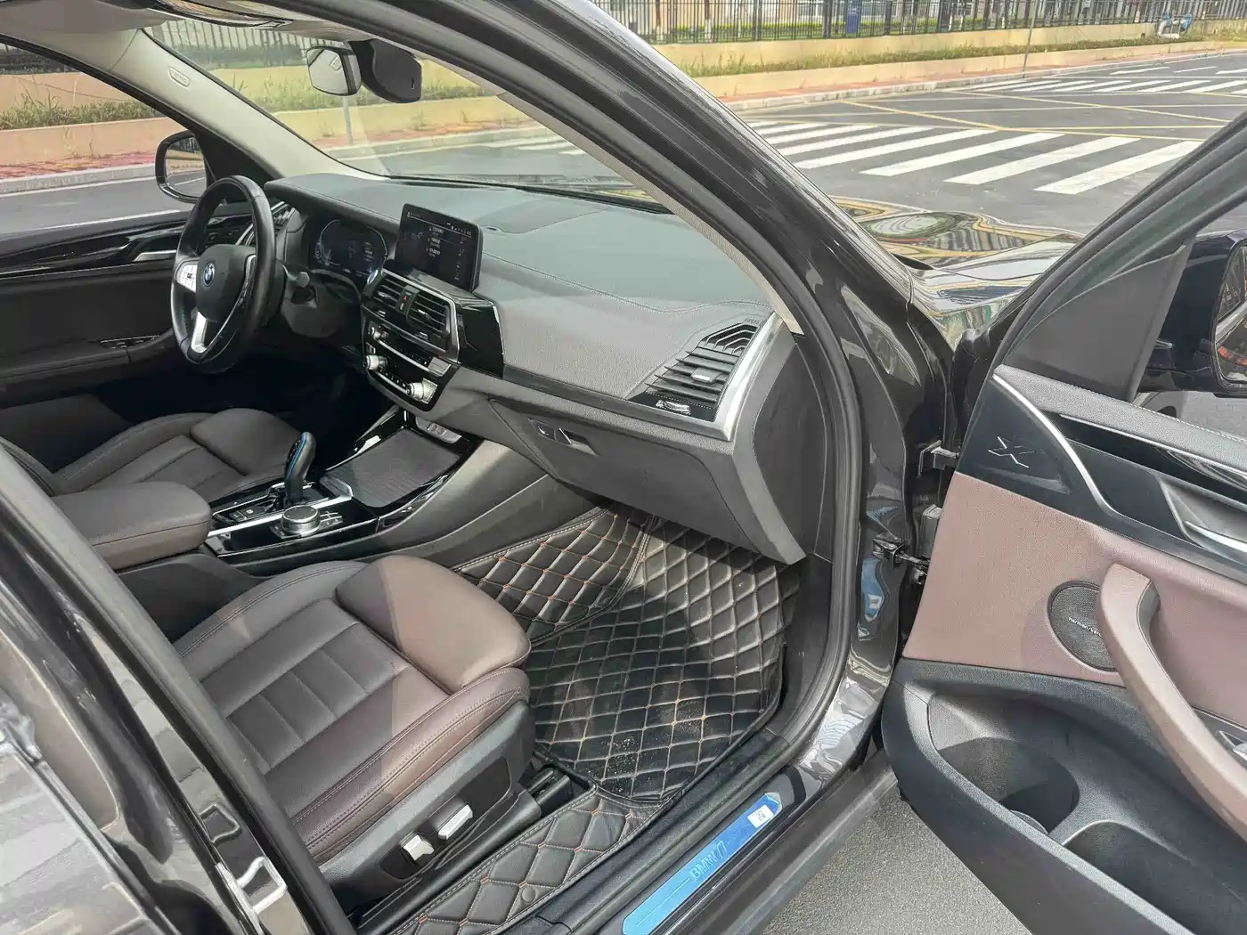BMW iX3 2021 Leading фото 22