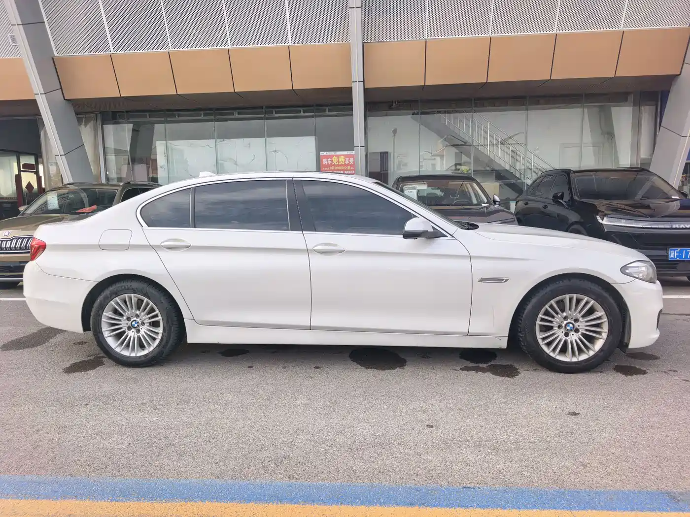 BMW 5 Series 2014 525Li Leading фото 3