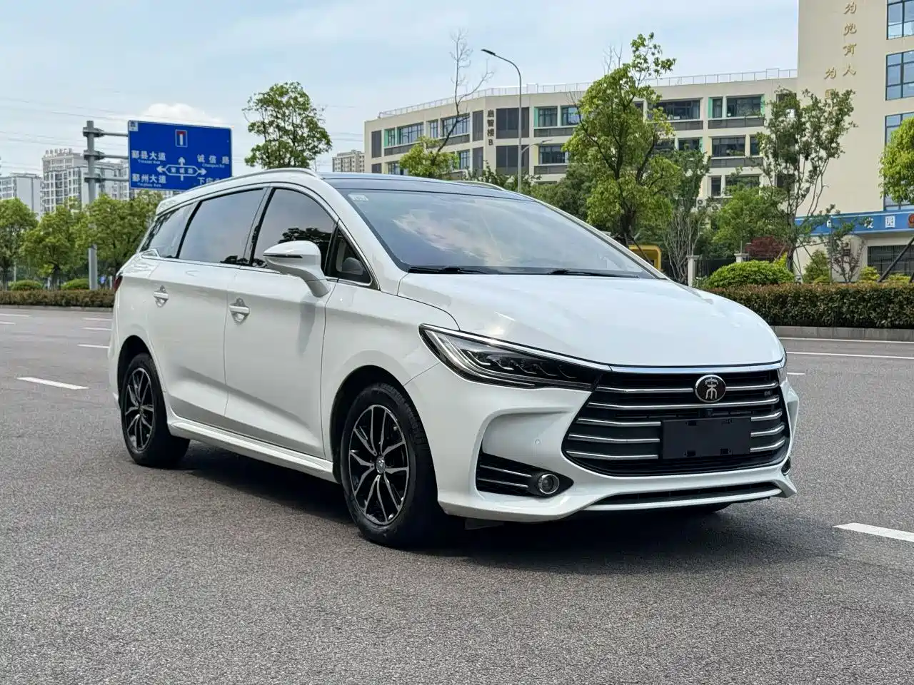 BYD Song MAX 2017 1.5T Auto Smart Connect Premium 7-seater фото 3