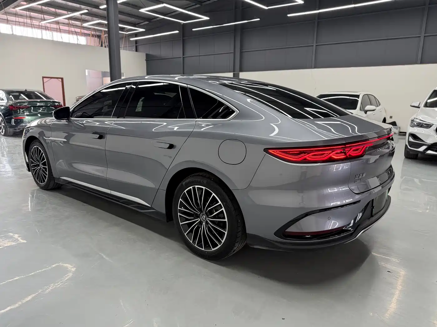 BYD Han 2022 DM-i 121KM Premium Edition фото 4