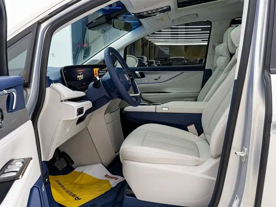 BUICK GL8 NEW ENERGY