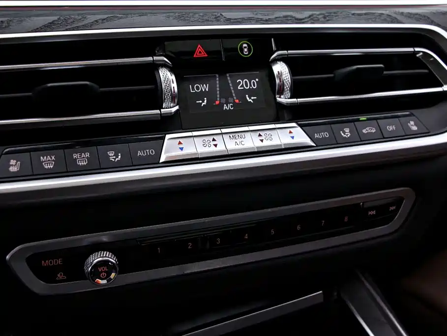 Photo 9 - BMW X7