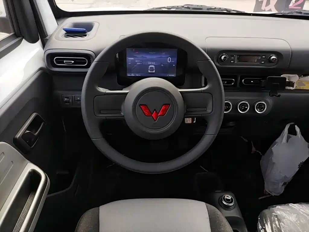 Wuling Motors Wuling Zhiguang NEV 2026 2025 Model 305km Base Version