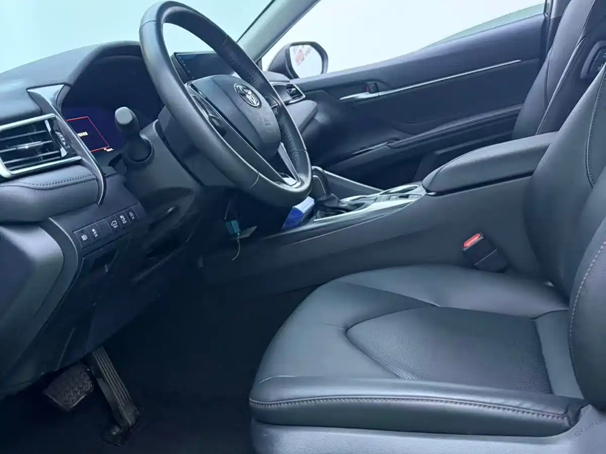 Toyota Camry 2021 2.5G Luxury Edition фото 9