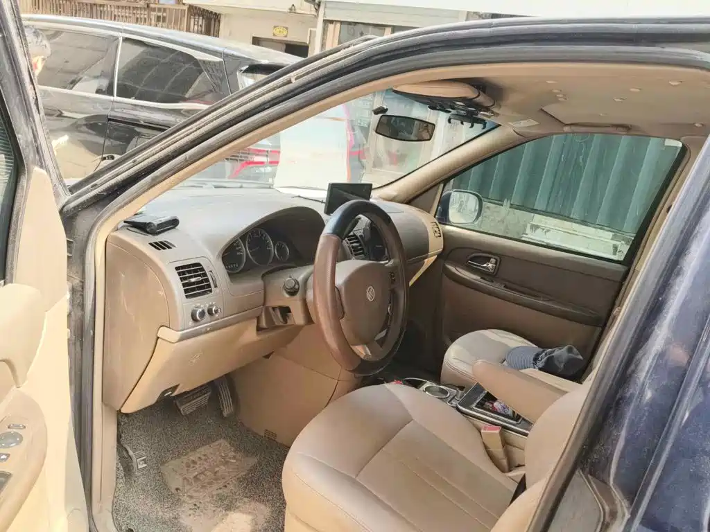 Photo 8 - Buick GL8