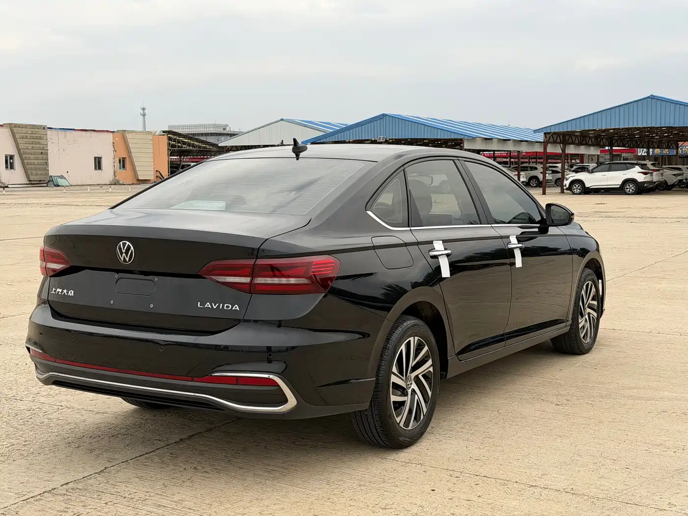 Volkswagen Lavida 2023 Facelift 1.5L Auto Full Comfort Edition фото 7