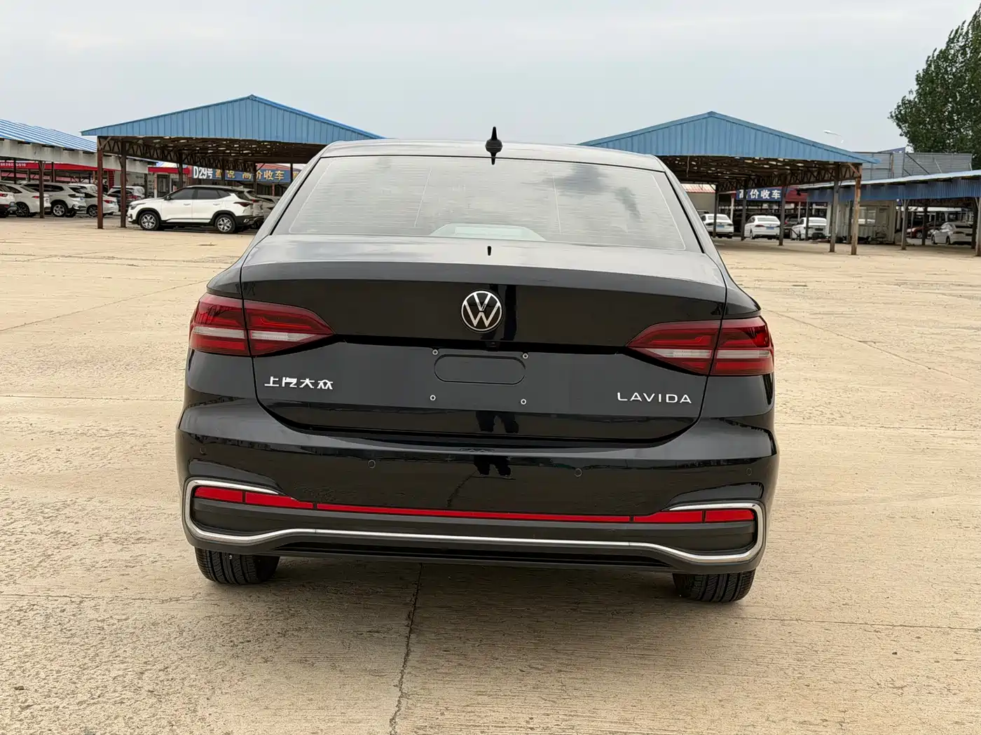 Volkswagen Lavida 2023 Facelift 1.5L Auto Full Comfort Edition фото 6