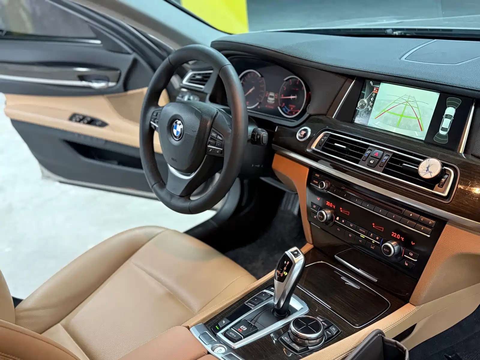 Photo 12 - BMW 7 Series