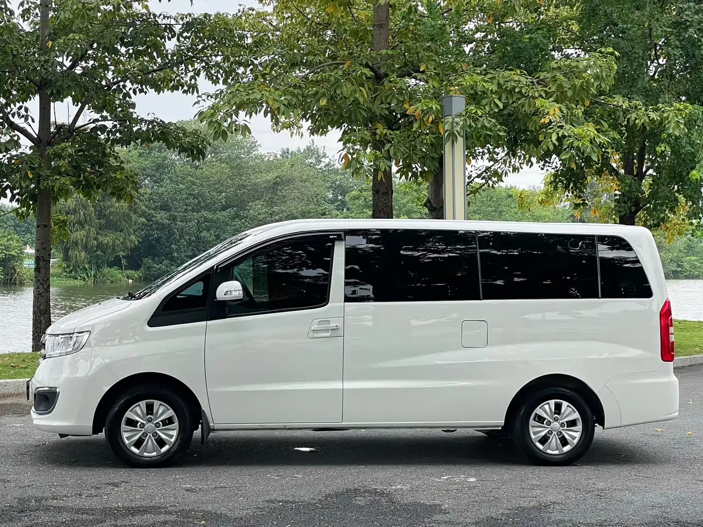 JAC Refine M3 2024 2023 PLUS 1.5T Classic 5/7-seater
