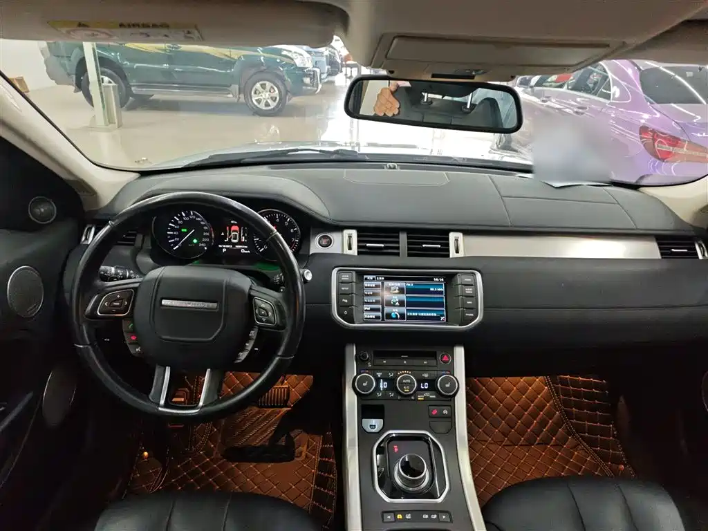 Land Rover Range Rover Evoque 2015 2.0T 5-Door Intelligent Edition фото 6
