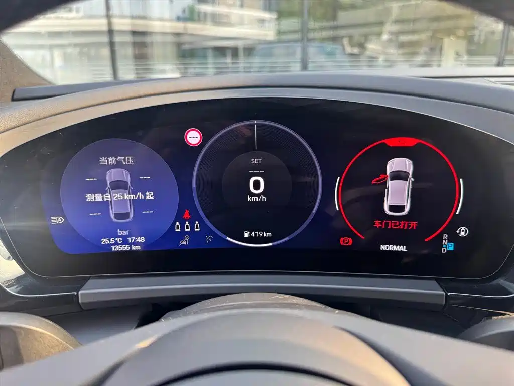 Porsche Macan EV 2024 Macan 4 фото 15