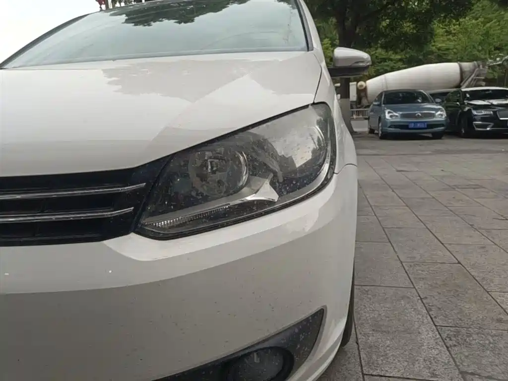 Volkswagen Touran 2013 1.4T Manual Trend 5-seater фото 24