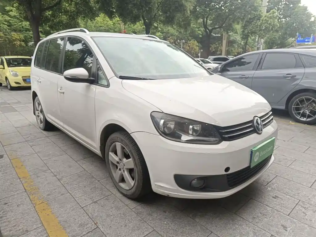 Volkswagen Touran 2013 1.4T Manual Trend 5-seater фото 4