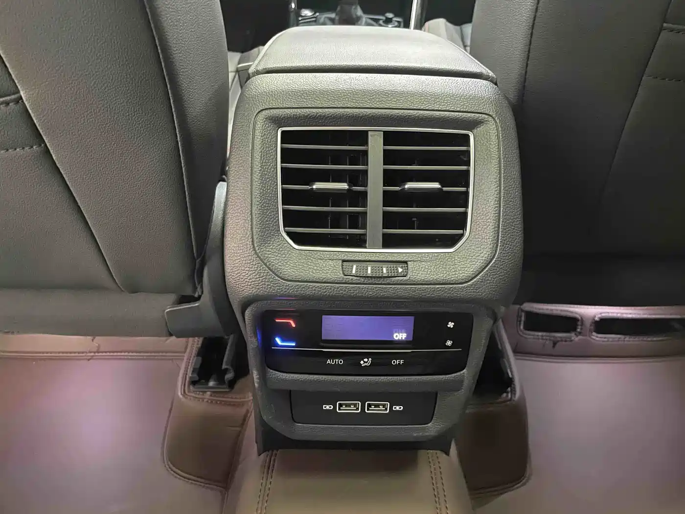 Volkswagen Tayron 2022 280TSI 2WD Luxury Smart Connect Edition фото 12