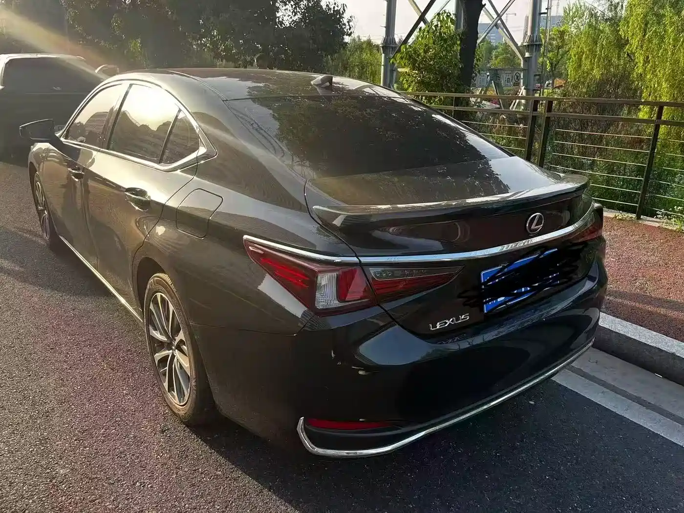 Lexus ES 2023 200 Excellence Edition фото 7