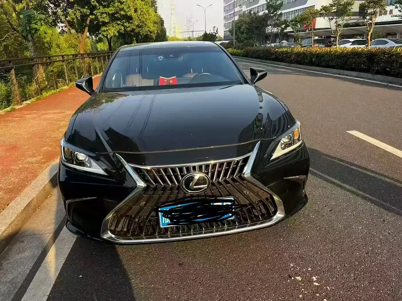 Lexus ES 2023 200 Excellence Edition фото 2