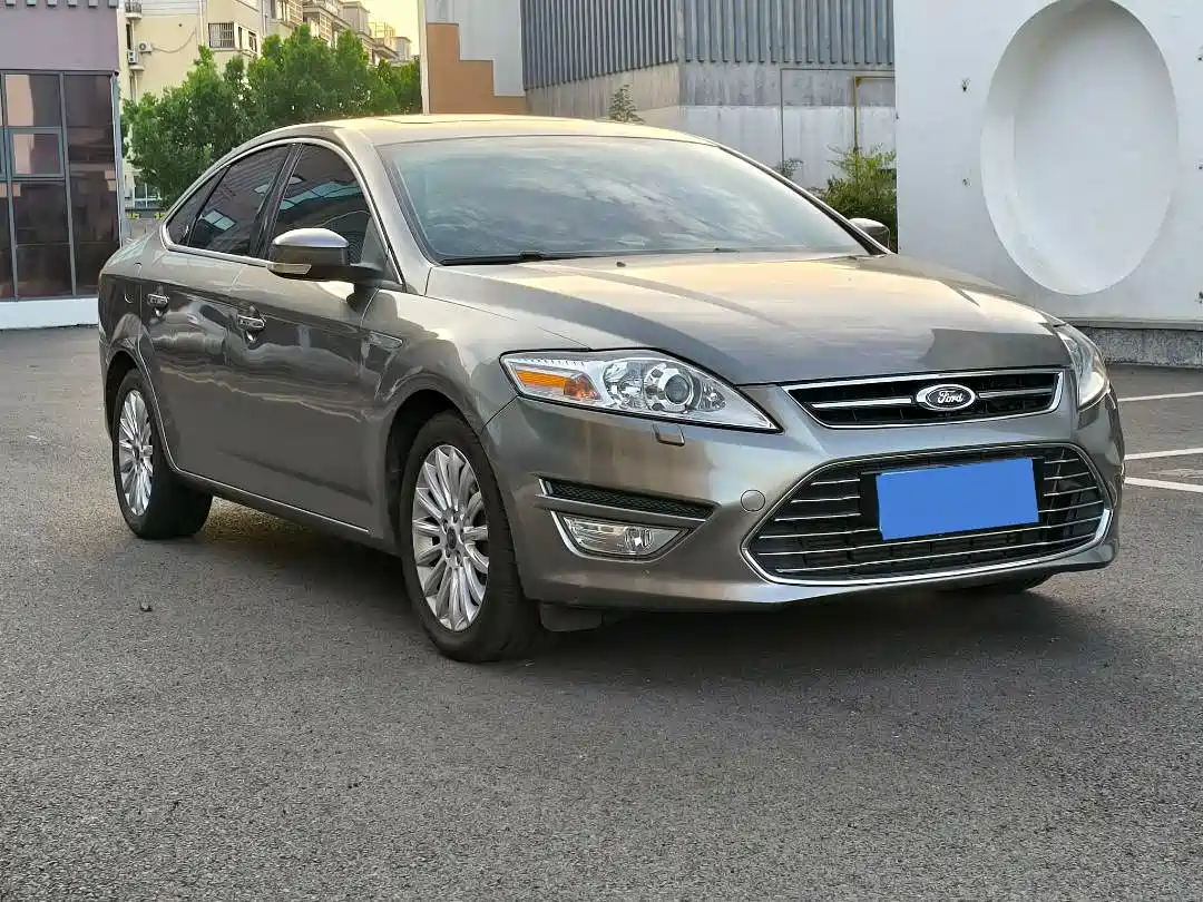 Ford Mondeo Zhisheng 2012 2011 2.0L GTDi200 Fashion