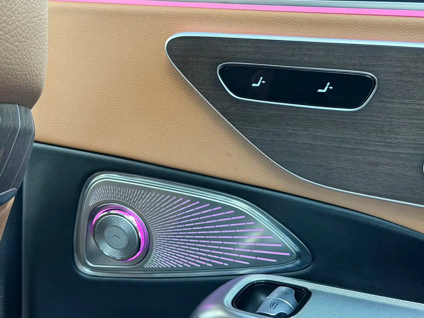 Mercedes-Benz E-Class 2025 E 300 L Fashion фото 9