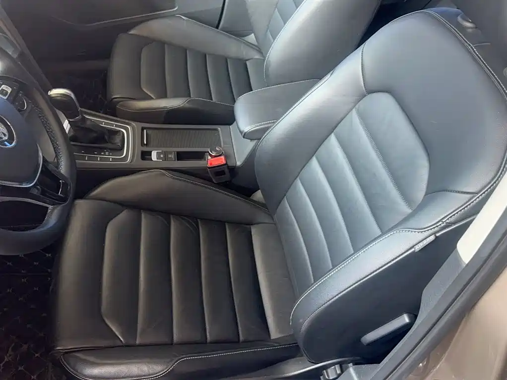 Volkswagen Golf 2016 230TSI Automatic Luxury фото 9