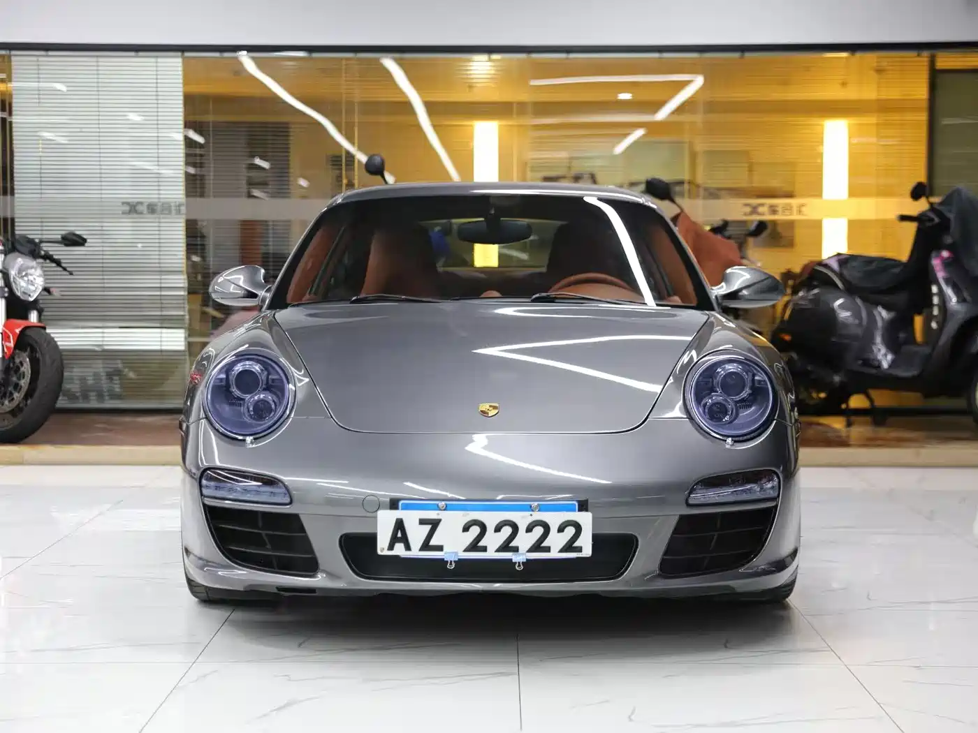 Porsche 911 2010 Carrera 3.6L фото 2