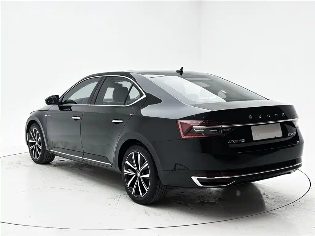 Škoda Superb 2023 Facelift TSI280 DSG Premium Edition фото 4