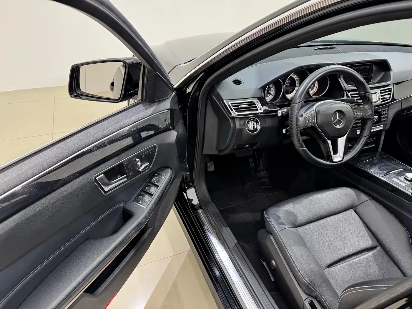 Mercedes-Benz E-Class 2014 E 260 L Sport фото 13