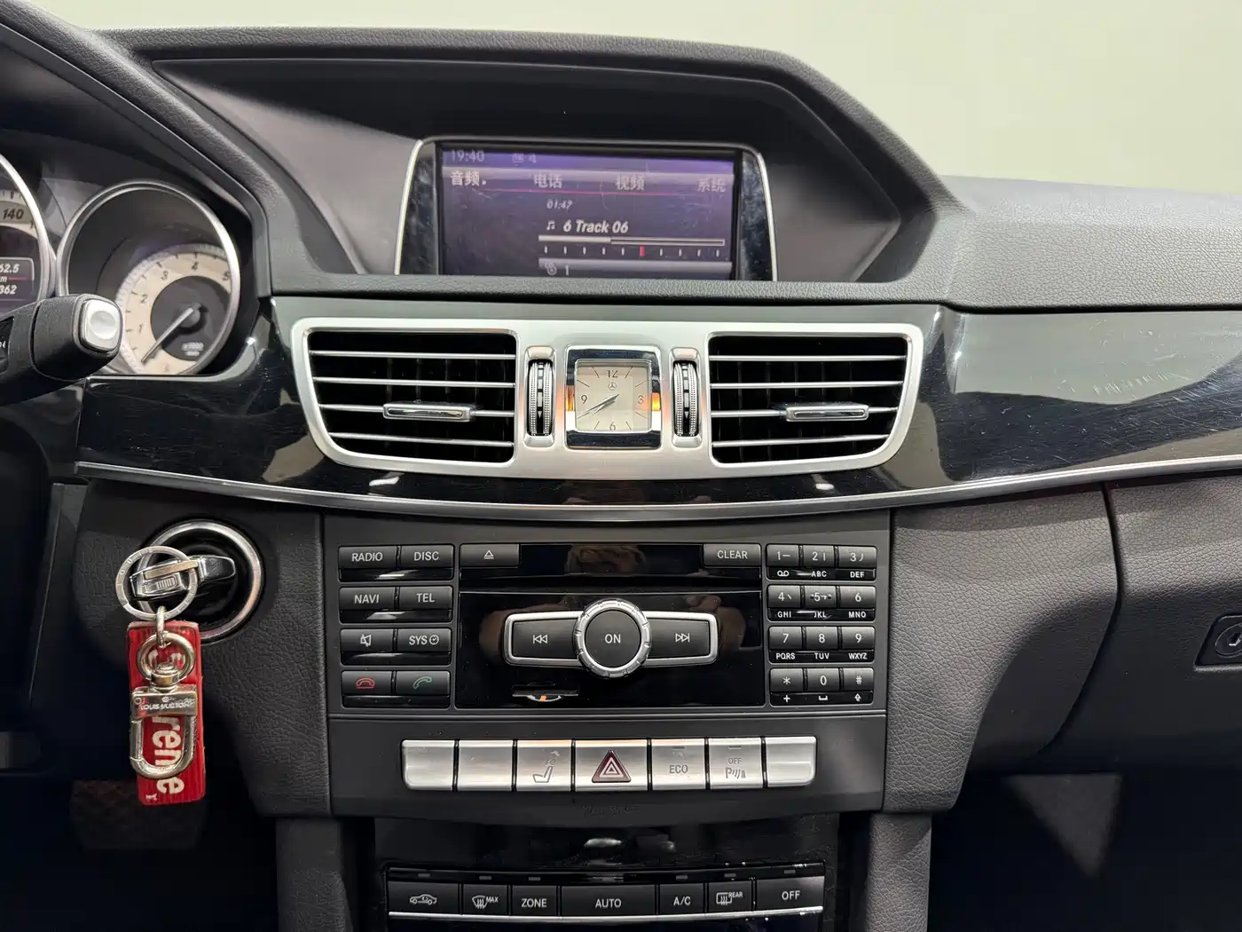 Mercedes-Benz E-Class 2014 E 260 L Sport фото 25