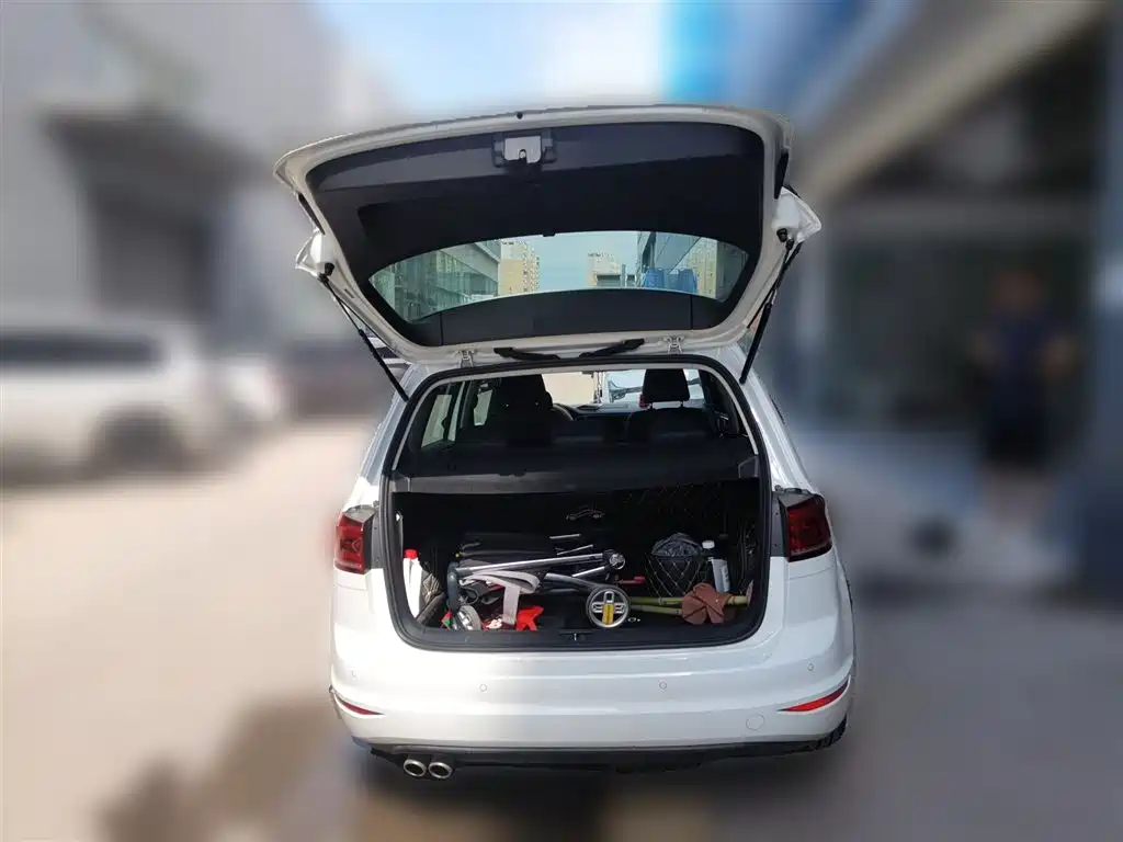 Volkswagen Golf Sportsvan 2018 280TSI Automatic Luxury фото 16