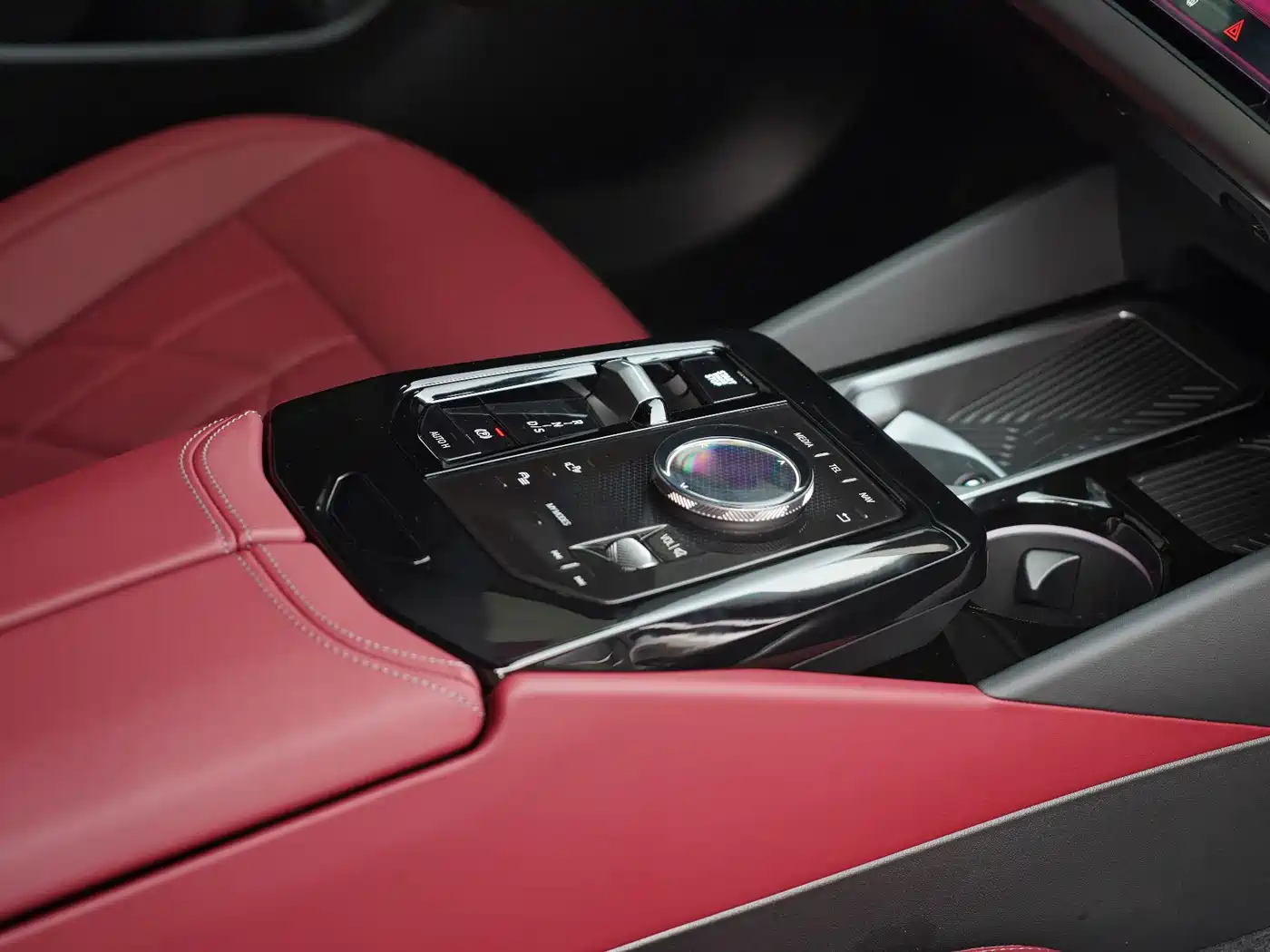 BMW 5 Series 2024 530Li Leading M Sport Package фото 11