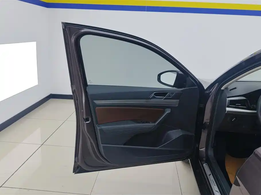 Volkswagen Lavida 2019 280TSI DSG Luxury Edition China VI фото 7