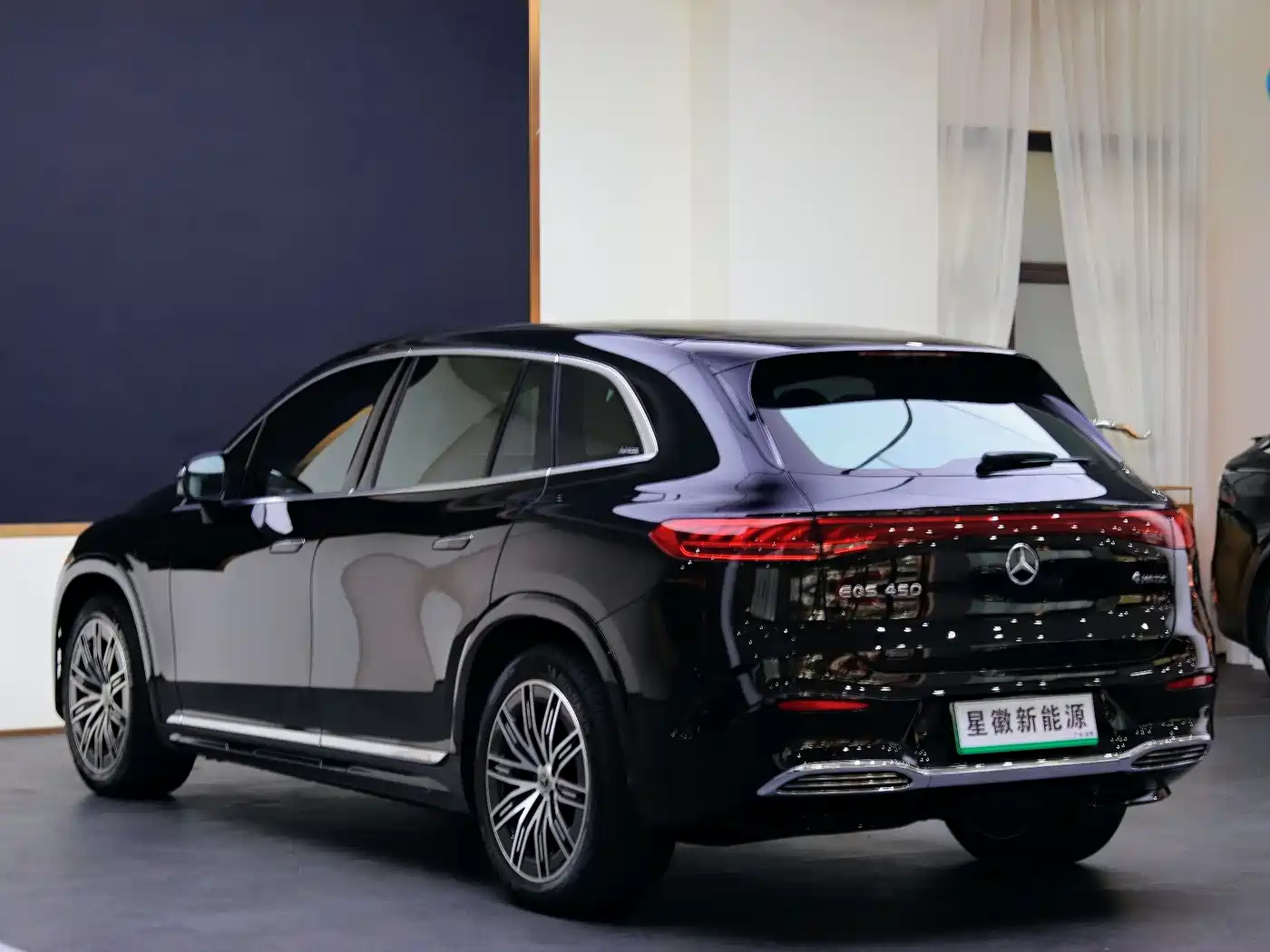 Mercedes-Benz EQS SUV 2023 450 4MATIC Luxury Edition фото 27