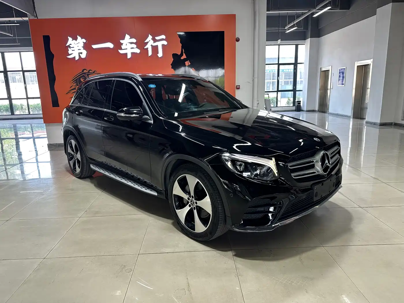 Mercedes-Benz GLC 2018 Facelift GLC 300 4MATIC Dynamic фото 2