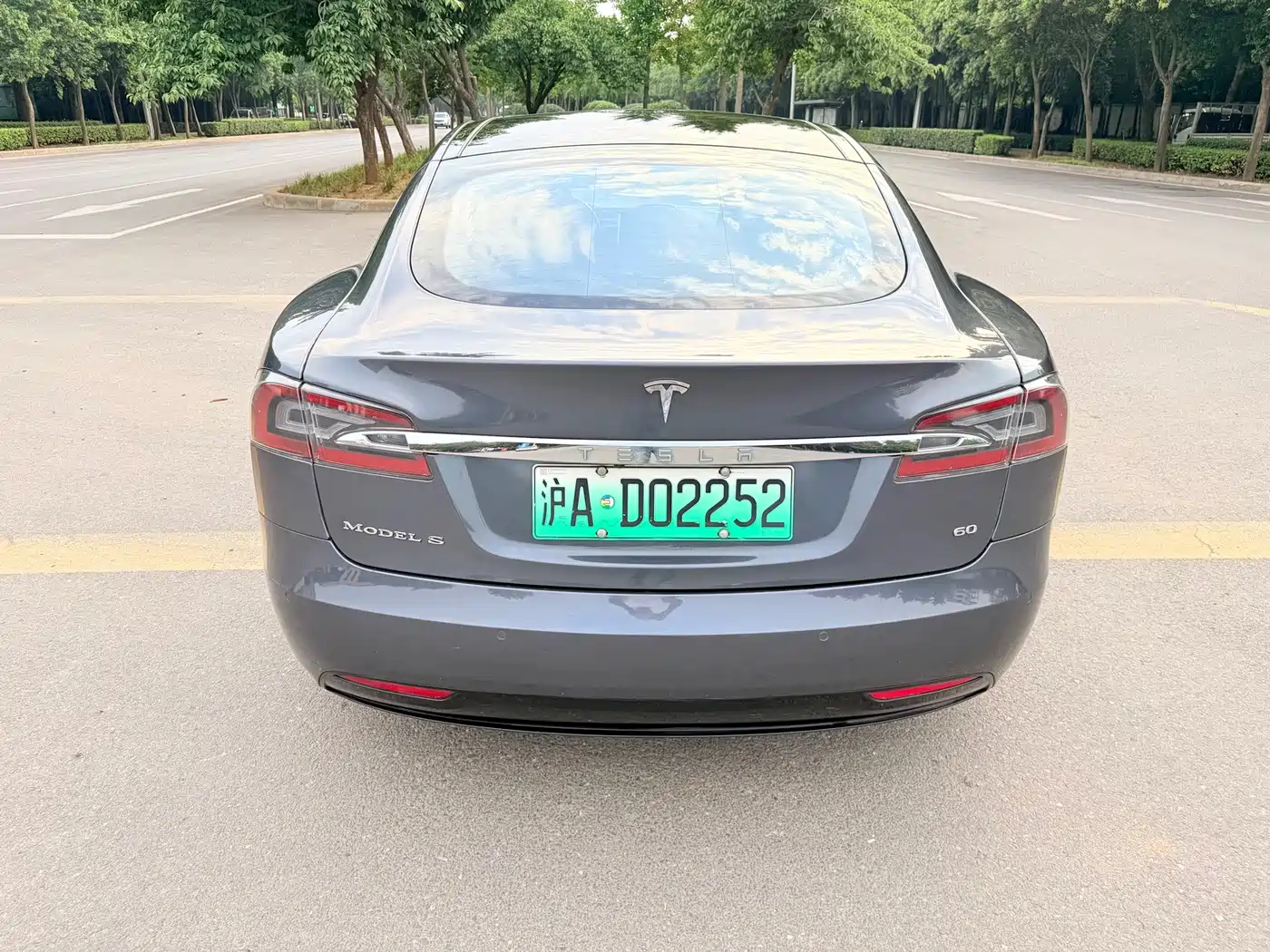 Photo 9 - Tesla Model S