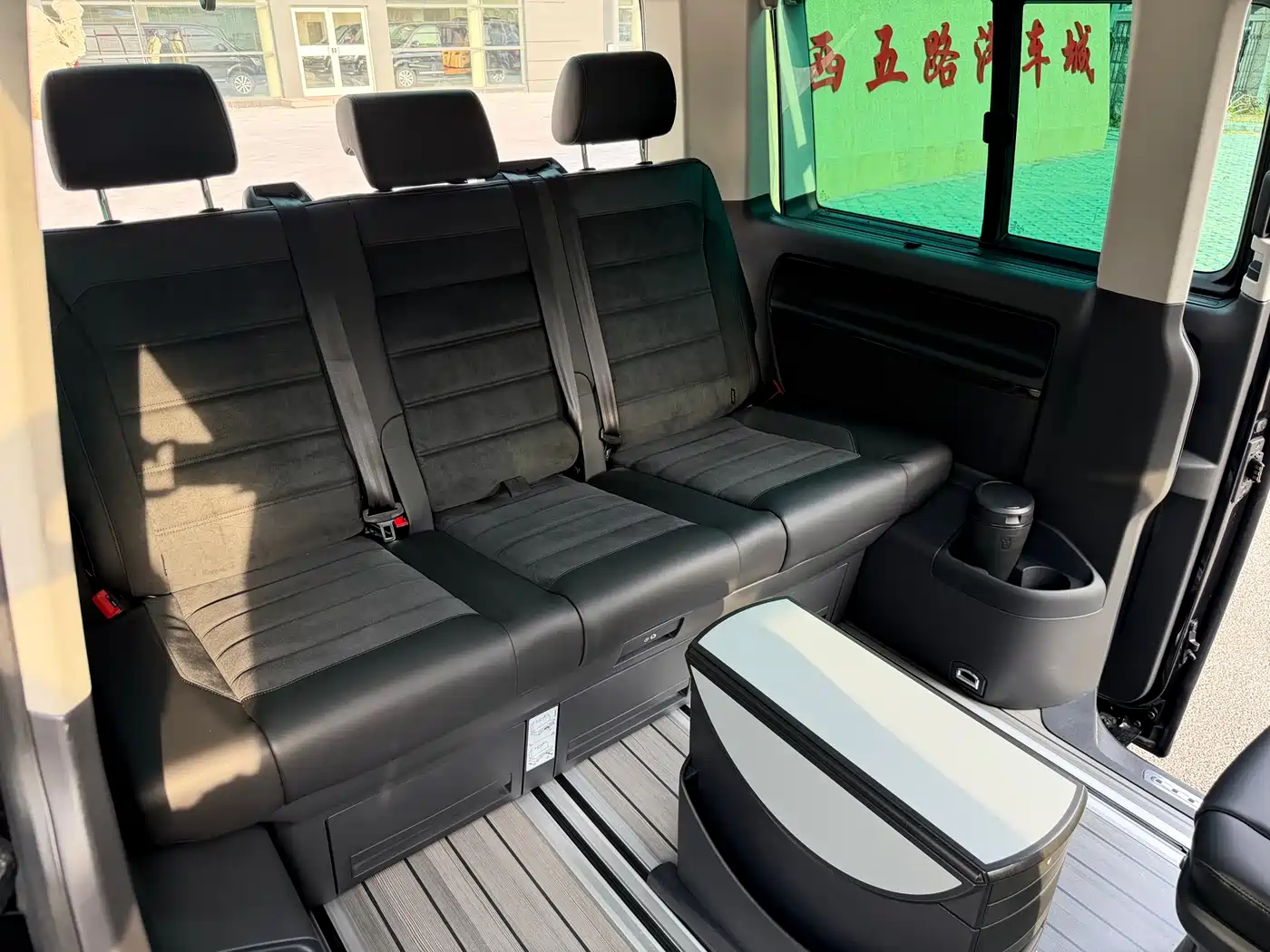 Volkswagen Multivan 2019 2.0TSI 4WD Premium 7-seater фото 22
