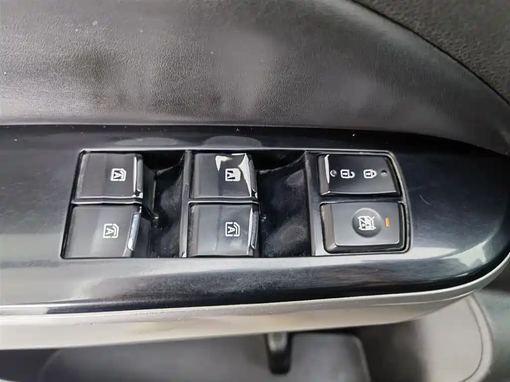 GAC Trumpchi Trumpchi GS8 2020 Model 390T FWD Luxury Smart Connect (7-seater) фото 9