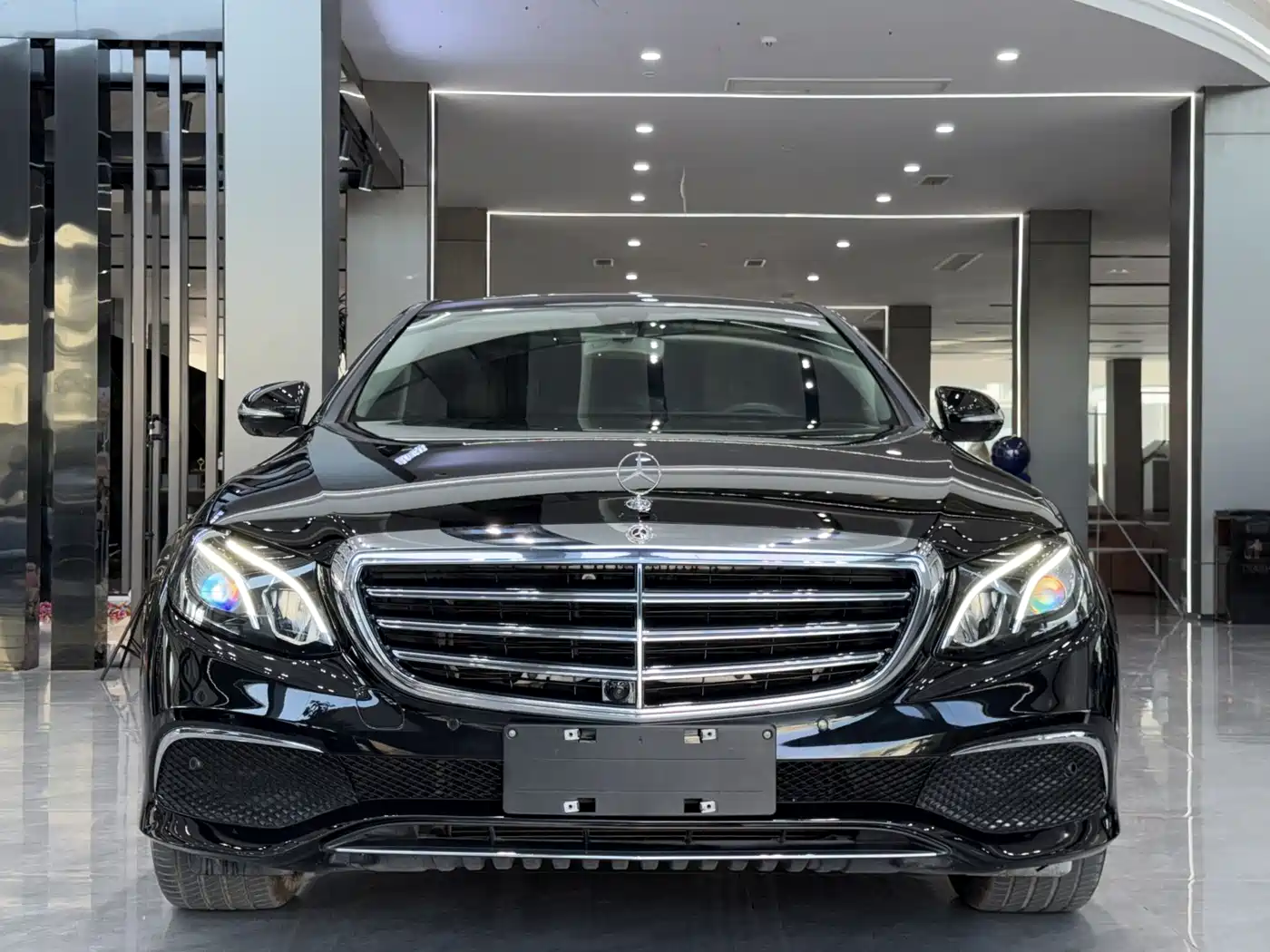 Mercedes-Benz E-Class 2019 E 300 L Luxury фото 2