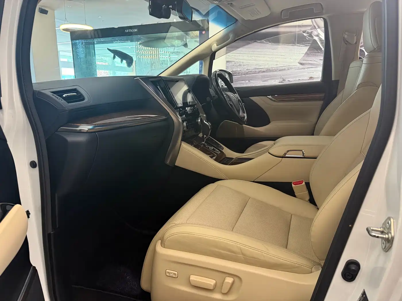 Toyota Alphard 2018 3.5L Luxury фото 8
