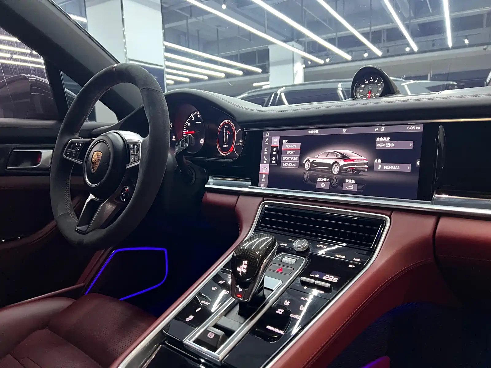 Photo 12 - Porsche Panamera