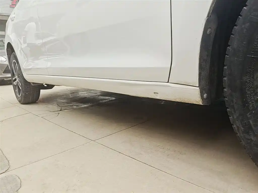 Škoda Skoda Rapid Spaceback 2016 Facelift 1.6L Automatic Forward Edition фото 21