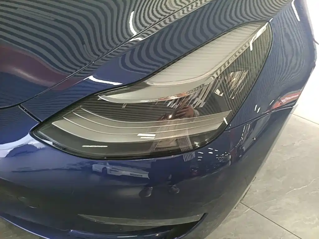Фото 24 - Tesla Model 3