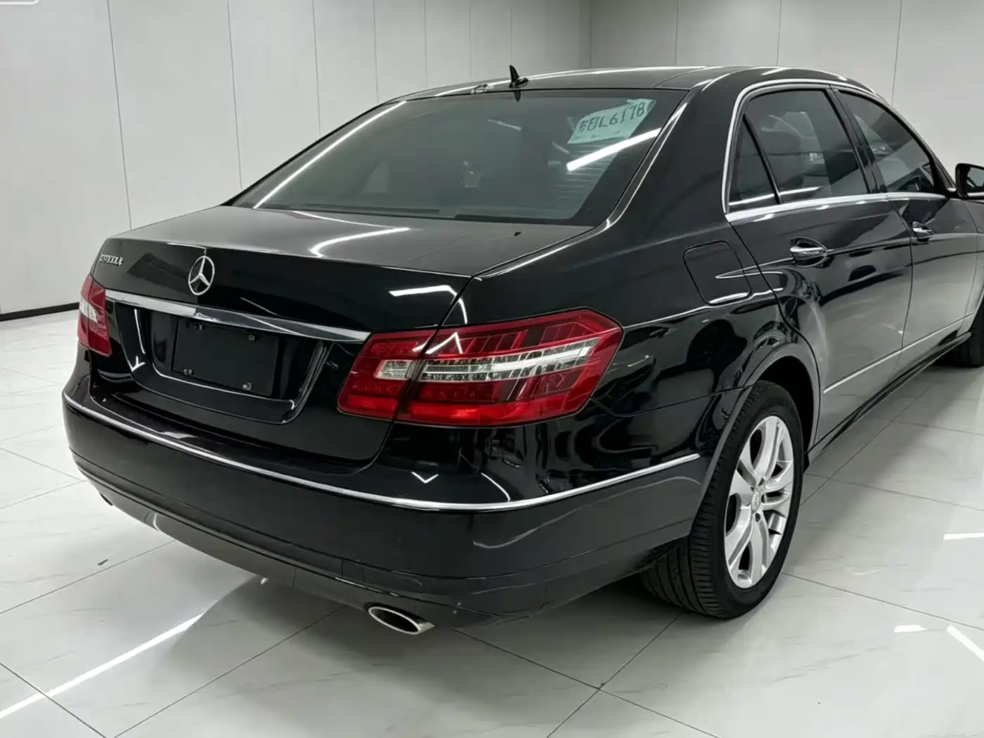 Mercedes-Benz E-Class 2012 E 300 L Fashion фото 8
