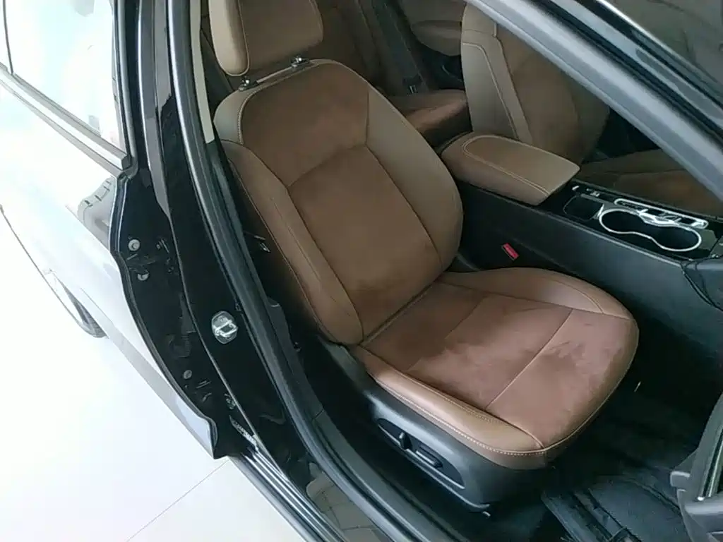 Photo 25 - Buick Regal