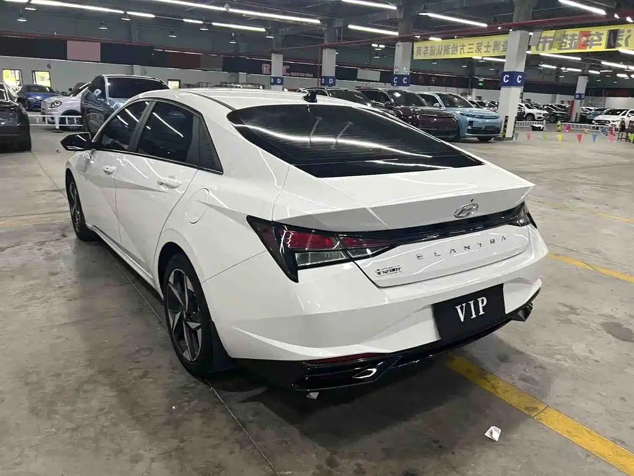 Hyundai Elantra 2021 1.5L CVT GLX Elite Edition фото 6