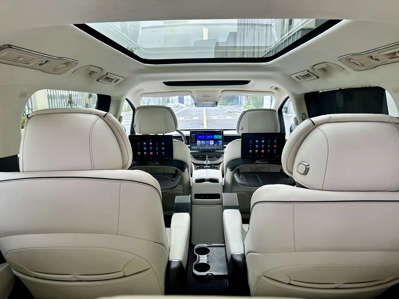 Denza D9 2024 DM-i 980 AWD Flagship фото 14