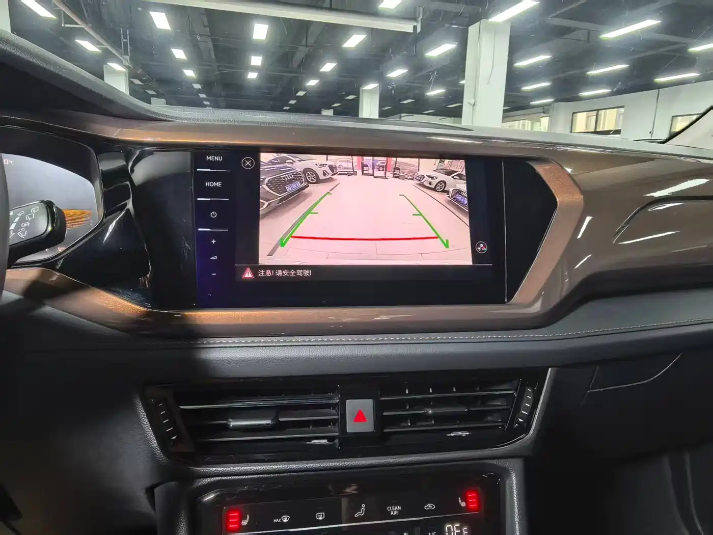 Volkswagen Tharu 2022 280TSI FWD Luxury Edition фото 16