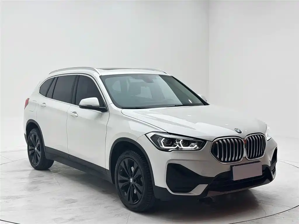 BMW X1 2021 Facelift sDrive20Li Fashion фото 3