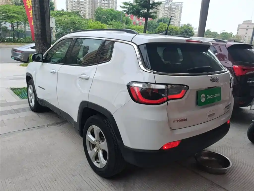 Фото 5 - Jeep Compass