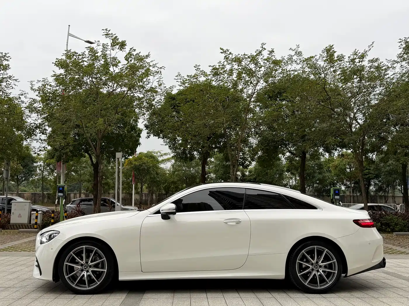 Mercedes-Benz E-Class (Import) 2021 Facelift E 260 4MATIC Coupe фото 11